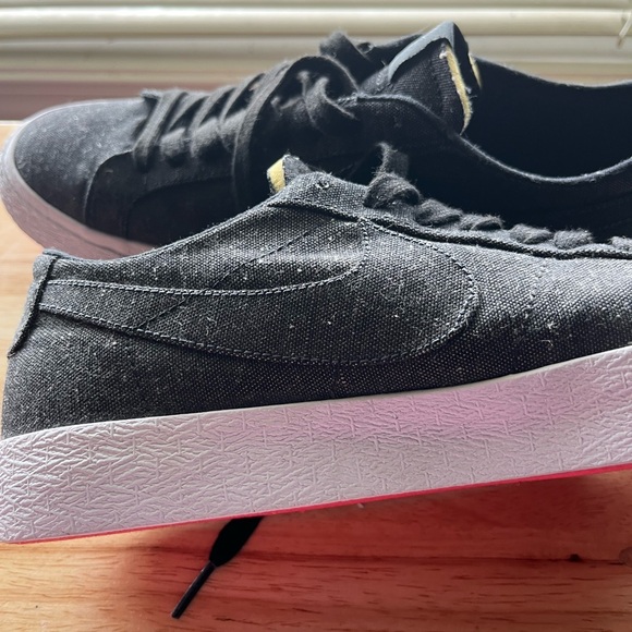 NWOT Nike Jean type material - Picture 3 of 4